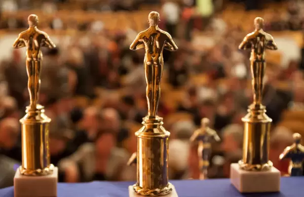 Quiénes son las estrellas con más derrotas en los Oscars y qué actor buscará romper el maleficio