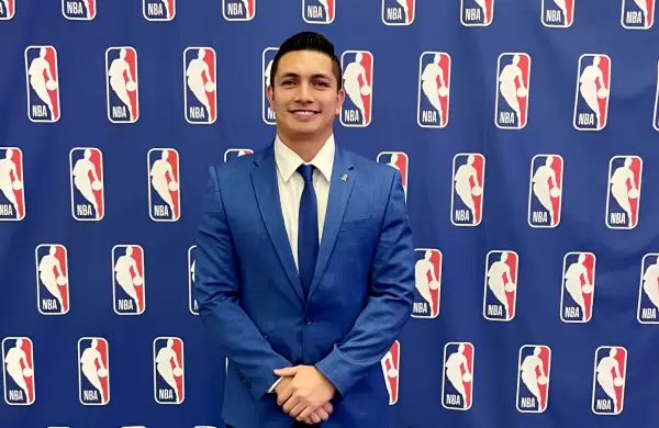La NBA le ech el ojo a este rbitro lojano