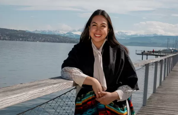 ¡Ring, ring! la tulcaneña que rescata hispanos en Suiza