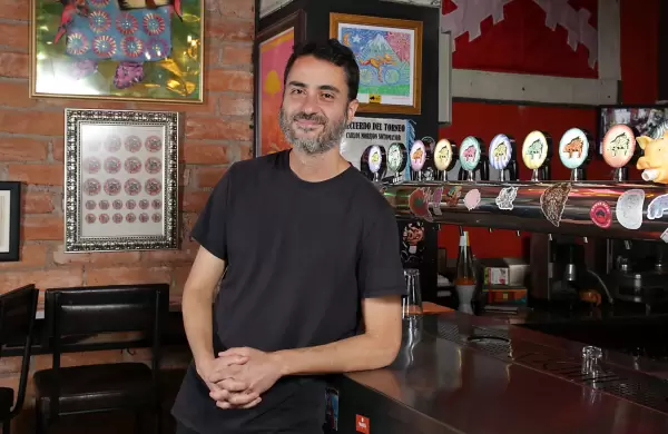 El 'maestro' de las cervezas artesanales inauguró su tercer pub en Quito