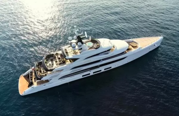 Desde James Bond hasta Beyonce, ¿cuál es el yate qué eligen los más ricos?