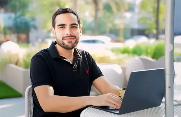 El ecuatoriano Under 30 que lidera los negocios digitales de una multinacional brasileña en México