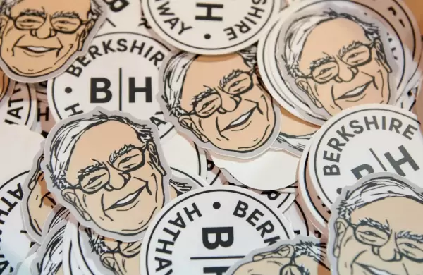 La psicologa de Warren Buffett para elegir acciones y cul ser segn l la industria del futuro