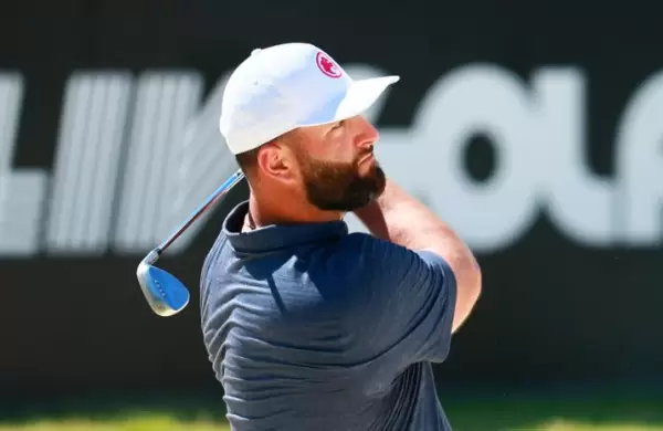 Quiénes son y cuánto ganan los golfistas mejor pagos del mundo en 2025