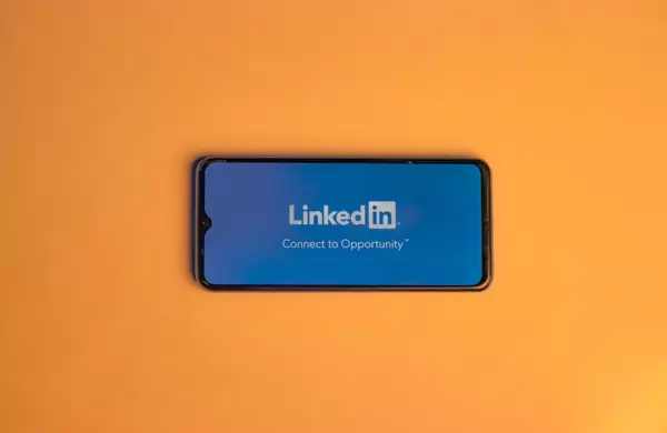 Como Facebook en sus inicios, por qu LinkedIn ahora apuesta por los videojuegos?