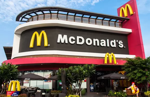 Las acciones de McDonald's no avanzan desde hace un año: qué está pasando