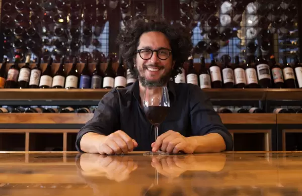 50 vinos por copa: la propuesta de un restaurante palermitano que lidera uno de los primeros sommeliers del país