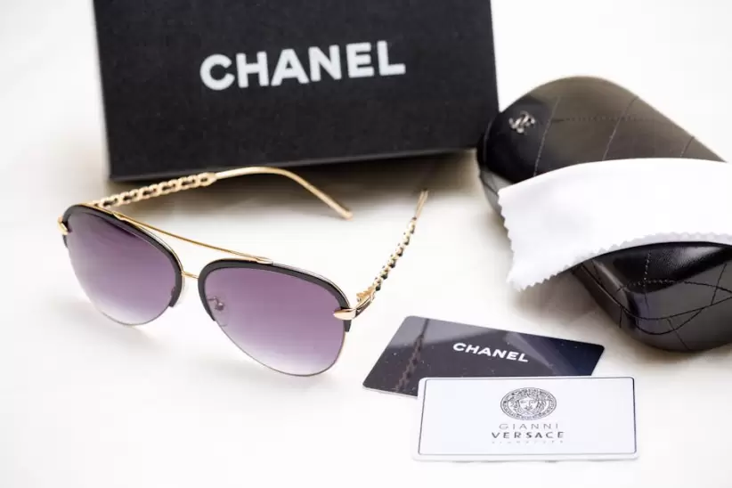 El rpido crecimiento de Chanel gracias al aumento de los precios y a una distribucin ms amplia la pone en peligro en el mercado del lujo. Una compa