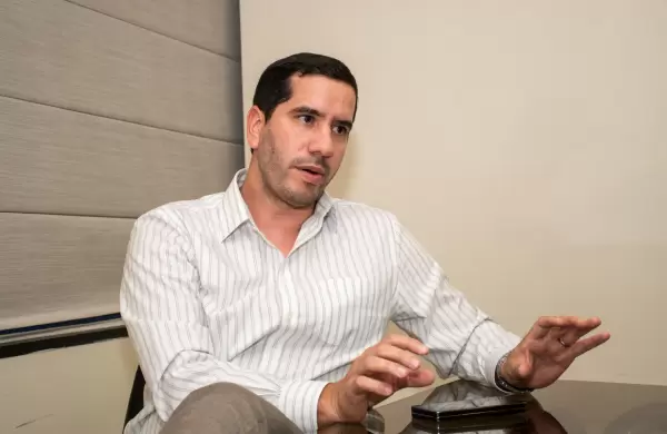 Ministro Luque: 'Quiero que se haga un análisis técnico de las tarifas que pagan las terminales privadas al Estado'
