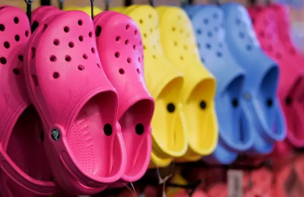 "Comfort-first", la tendencia en calzado que se convirtió en una declaración de moda y un boom de ventas