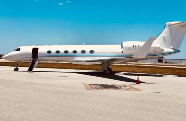 Cómo es el primer avión ejecutivo en Sudamérica en sumar Starlink para sus pasajeros