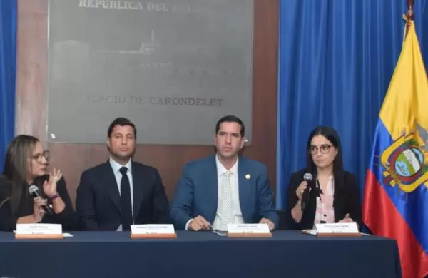 Las gasolinas extra y ecopaís suben de precio a finales de junio