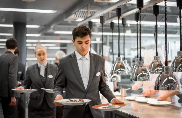 De Suiza al mundo: desafíos y oportunidades de la industria de la hospitalidad frente a los avances tecnológicos