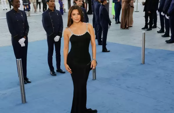 Vogue cierra la Semana de la Moda de París con un gran desfile en la Place Vendôme