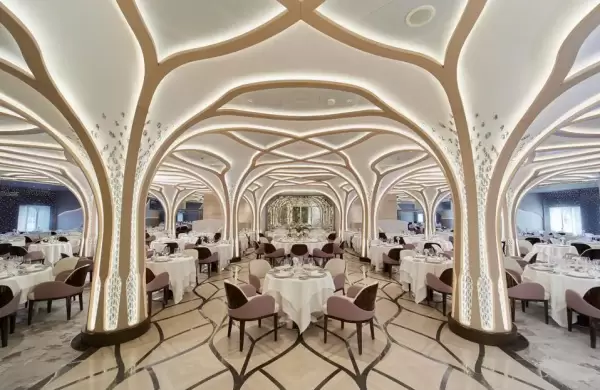 Obras de Picasso y un bosque de cristal: todo el lujo del nuevo crucero de Regent