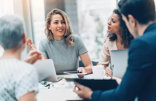 Inclusión de género: mucho discurso, pero poca acción en las empresas, según el 77% de las mujeres