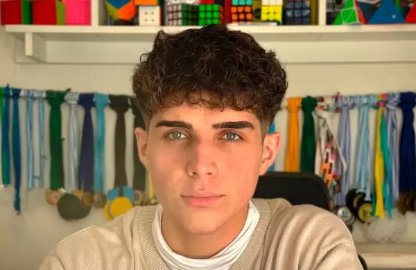 Gael Lapeyre, el speedcuber de 17 años que escribió un libro sobre cómo incorporar la práctica para mejorar marcas y aprender de la vida