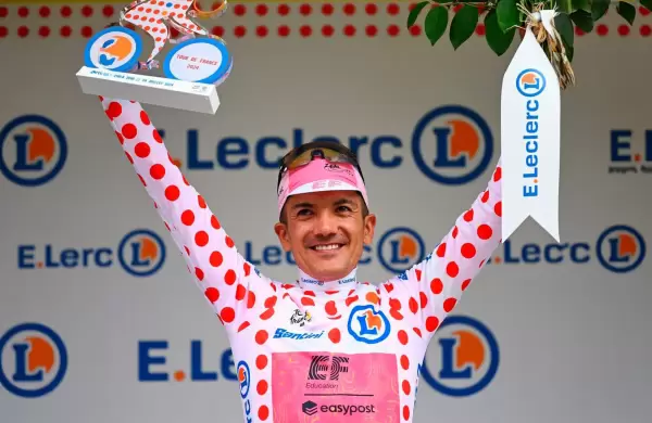 Carapaz, rey de la montaña en el Tour de Francia