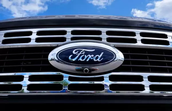 El reporte de ganancias de Ford no alcanzó la expectativa de los analistas y la acción cayó un 14%