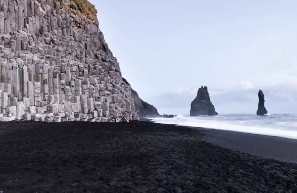 Cmo visitar las playas volcnicas ms imperdibles de Europa