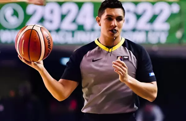 El baloncesto de Pars 2024 tiene un ecuatoriano en la cancha y no es un jugador