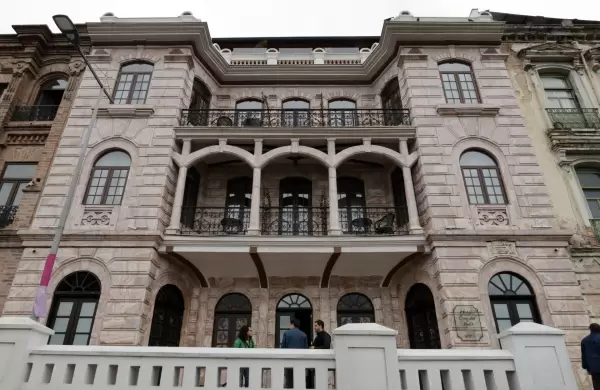 El hotel boutique que se eleva en un edificio centenario en el corazón de Cuenca