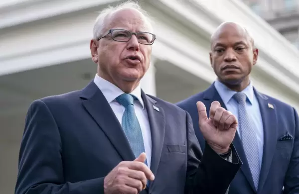 Quién es Tim Walz, el compañero de fórmula que eligió Kamala Harris para disputar la presidencia contra Donald Trump y JD Vance