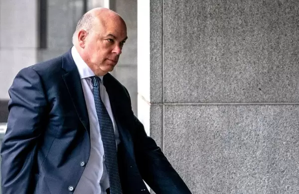 Quién es el multimillonario "Bill Gates británico" que desapareció tras hundirse un yate en Sicilia