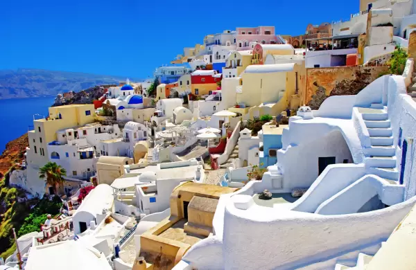Santorini en imágenes:  otro paraíso europeo perdido por el turismo excesivo