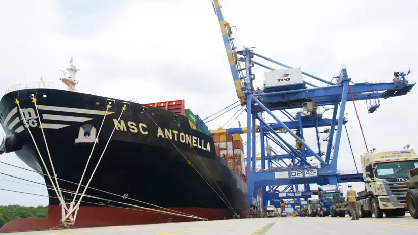 Un buque de MSC en la Terminal Portuaria de Guayaquil.