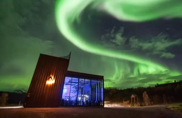 El renacer del whisky nórdico: los spirits que toman vida bajo la aurora boreal