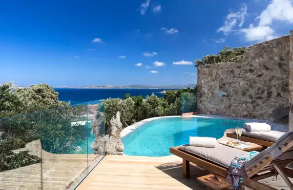 Este resort de lujo de Cerdeña trae un glamour discreto al Mediterráneo