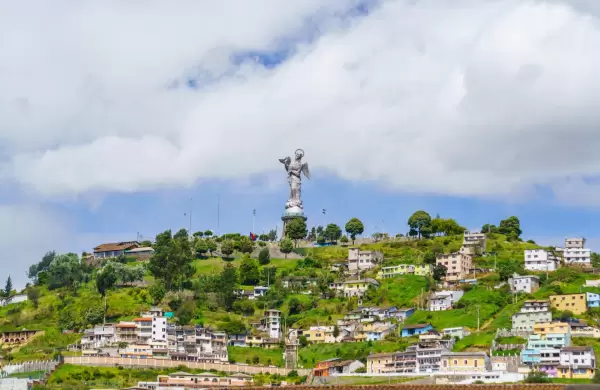 La fiesta en un Quito desabrido, incoloro y excluyente