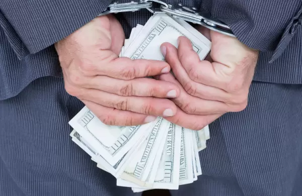 2007-2017: una dcada en hechos... non sanctus