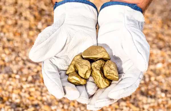 El gobierno le apuesta a la mina de oro y cobre Cangrejos, en El Oro
