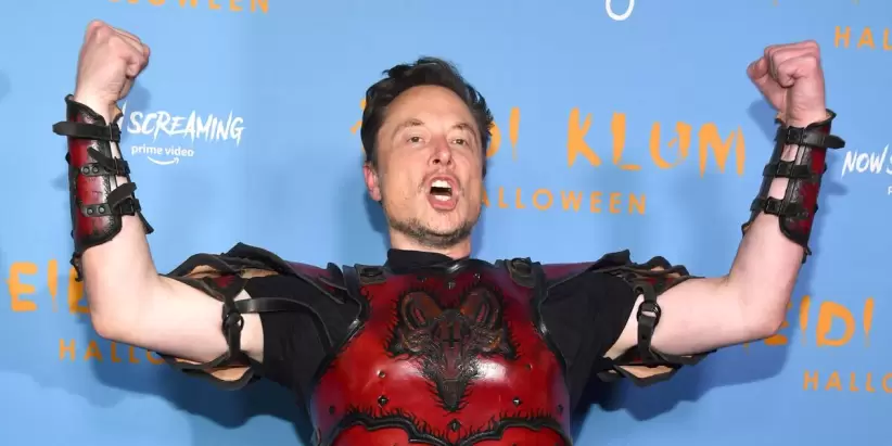 Elon Musk fiesta de Halloween 2022