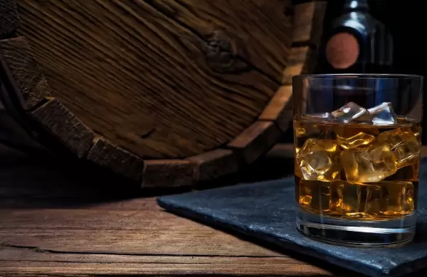 Los mejores whiskies irlandeses de pura malta de 2025, según BevTest