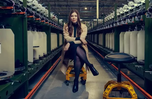 Esta fundadora creó medias hechas con materiales de chalecos antibalas. Próximamente: trajes de baño sostenibles