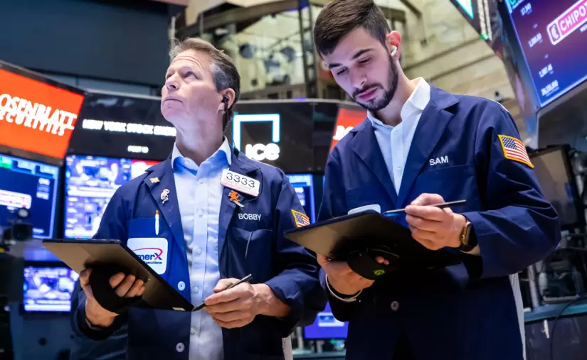 ¿Fiesta como en 1999? Las razones detrás del nuevo rally bursátil en Wall Street