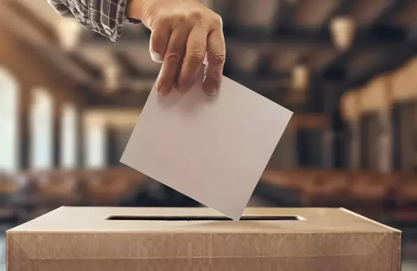 Con los ojos en la campaa