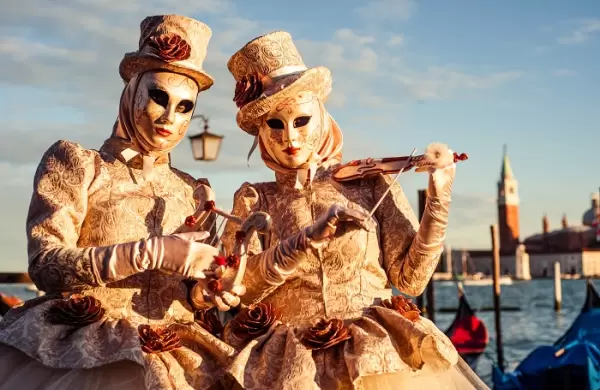 Una guía para planificar el "viaje perfecto" al carnaval de Venecia