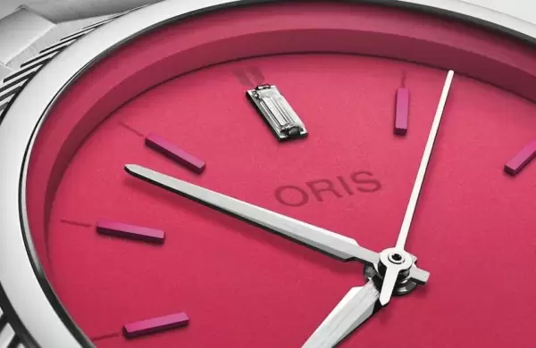 De los Muppets a Suiza: Miss Piggy, el nuevo reloj que lanz Oris ya causa furor