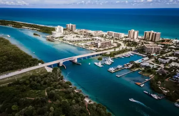 Por qué Palm Beach se convirtió en la meca de los multimillonarios