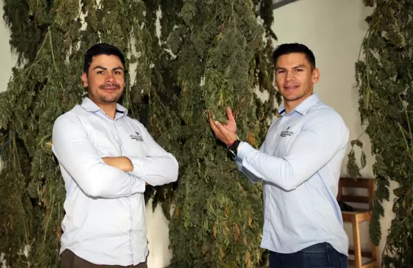 La familia que cree en el 'cannabis fino de aroma'