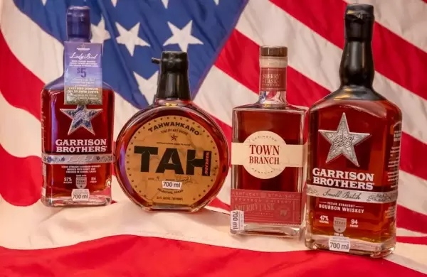 La Unión Europea retrasa aranceles de represalia a productos de EE.UU., incluido el whiskey