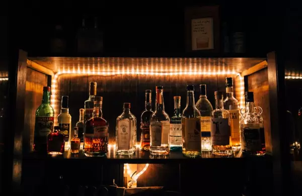 El mercado de US$ 440 millones que es un oasis para la industria global del whisky