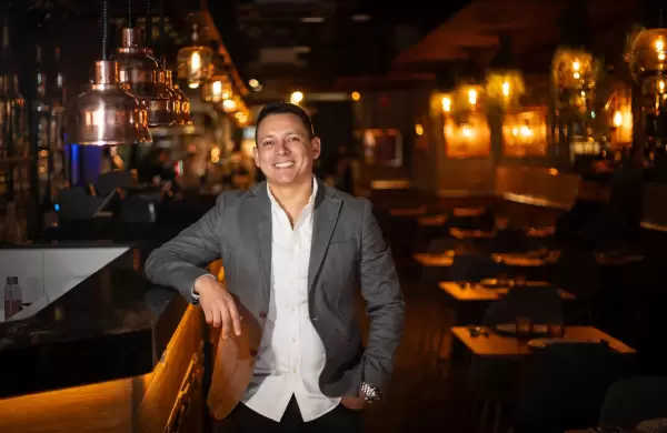 8.000 chaulafanes salen cada mes de la cocina de este ecuatoriano, en España