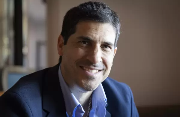 Juan Azcurra, gerente comercial de CHR Group: "El renacer del transporte ferroviario" y por qu Uruguay es "competitivo" en servicios portuarios