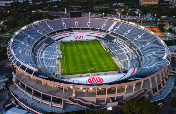 Superclásico del domingo: los millones que se juegan dentro y fuera de la cancha