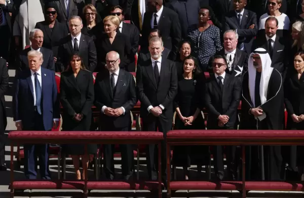 Entre los lderes del mundo, Noboa particip en Roma del funeral del Papa